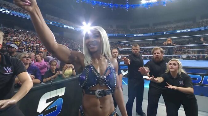 大暴れのジェイドにセキュリティたちもドン引き