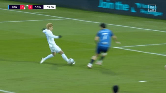 芸術的！伊東純也、“鮮やかアウトサイドパス”で今季初アシスト「綺麗な崩し」「速すぎる」パス＆ゴーから完璧連携 3枚目