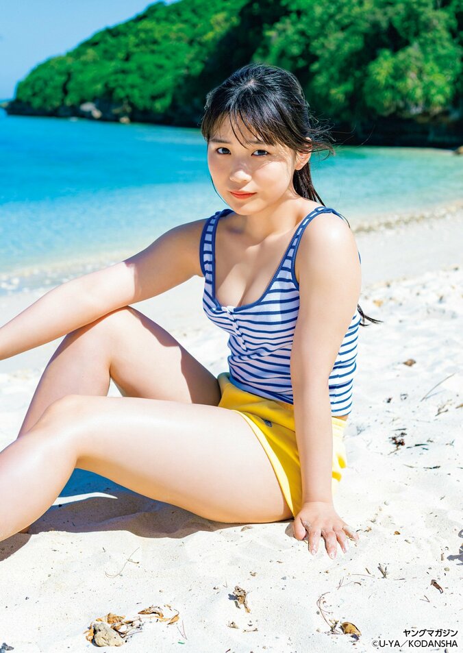 “ミスマガジン2024読者特別賞”尾茂井奏良、まぶしい笑顔に大人の表情も 『ヤンマガ』ソロ初表紙飾る 3枚目