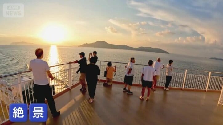 甲板から広がる瀬戸内海の絶景