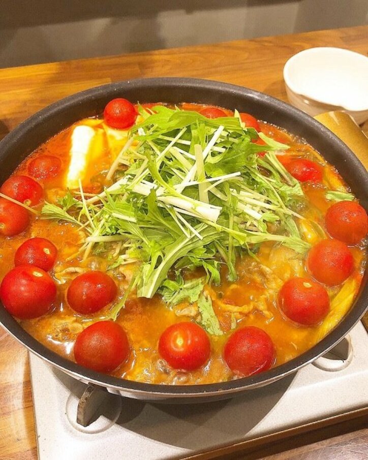 みきママ、トマト缶を使った“トマトすき焼き”を堪能「旨味がたっぷりで病みつきの味」