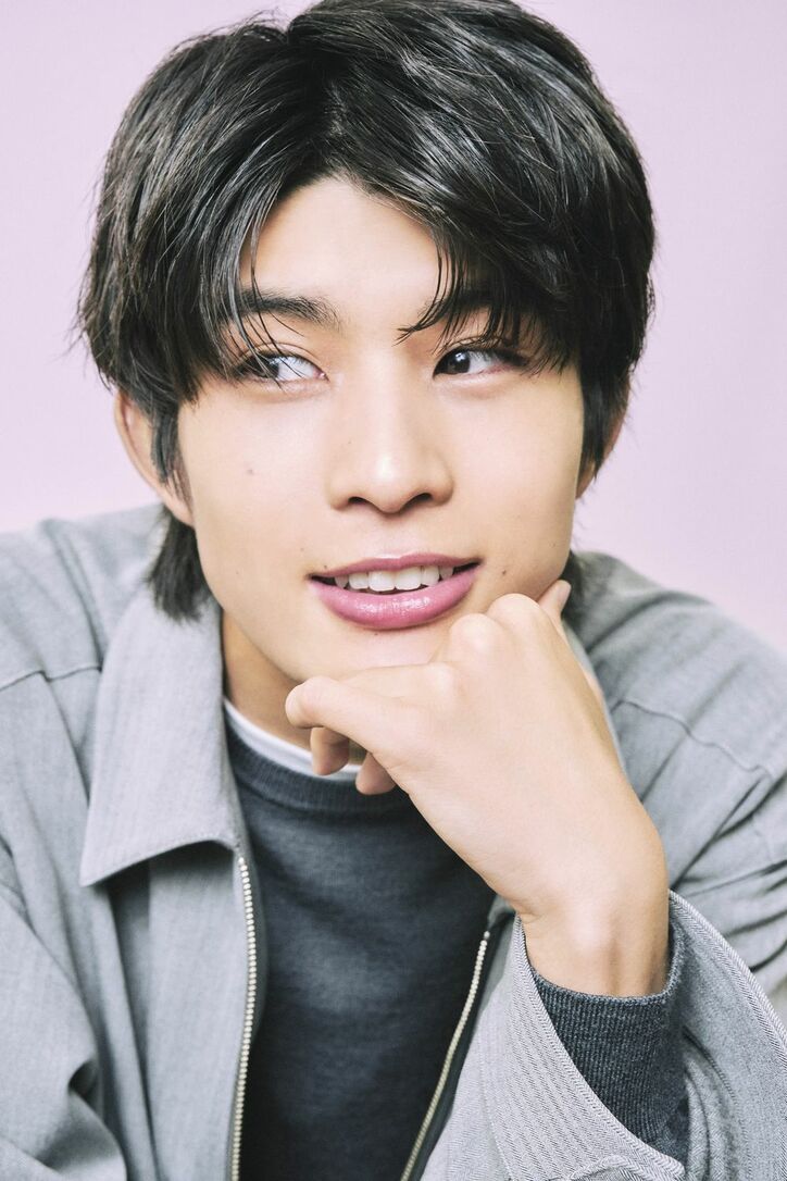 『恋ステ』出身でスーパー戦隊シリーズ俳優・柊太朗、最年長の落ち着きを見せるも好きな人にはグイグイいけない?「嫌われたらどうしよう…」【花束とオオカミちゃんには騙されない】