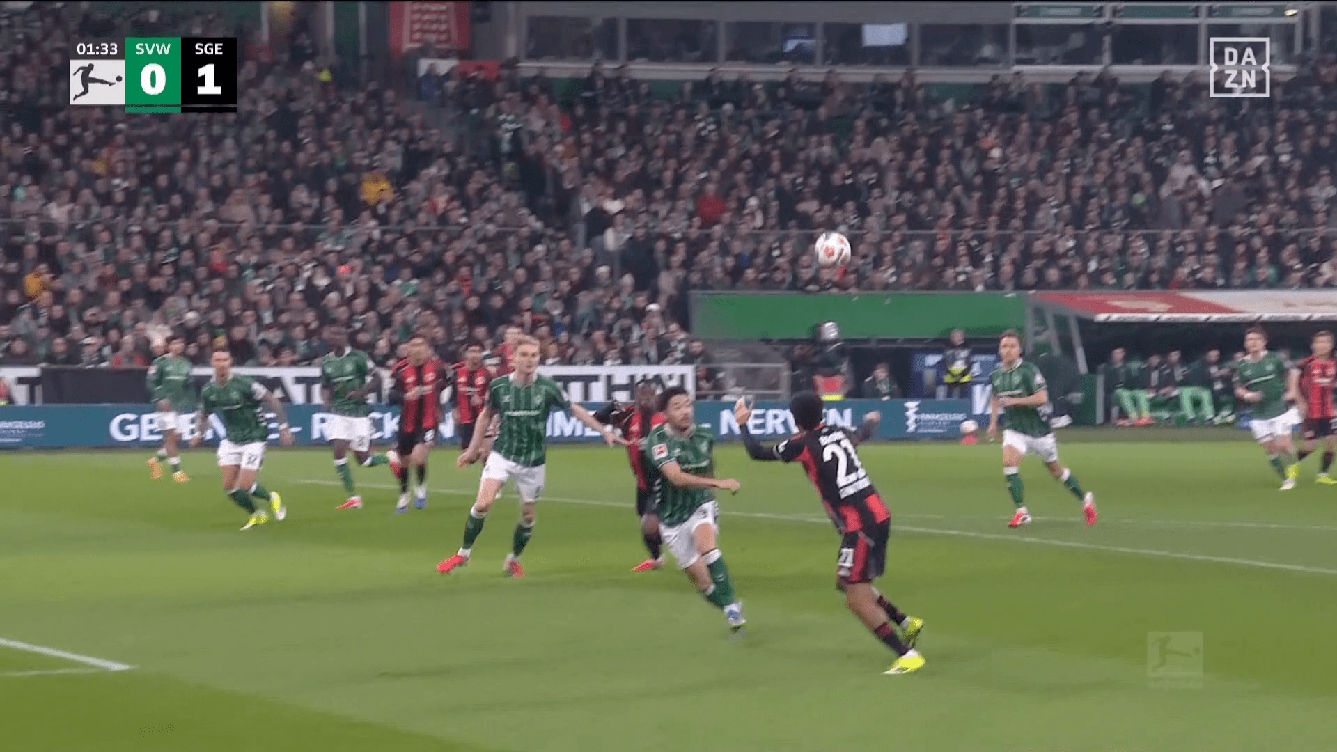 【写真・画像】「精度いかつ」堂安律、菅原由勢を無力化する“世界レベルのクロス”炸裂！「うまいなー」開始50秒で先制点を演出　2枚目