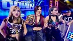 日本人女子レスラーに“予期せぬ事態”勃発！ 新刺客がパイプ椅子乱入劇「イヨ戸惑ってる」動揺隠せず