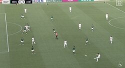 「当確でしょ」日本代表“期待”の三浦颯太に絶賛の声「Eー1確定だろこんなん」「4枚やるなら見たいよな｣高精度ピンポイントクロスで決定機演出の瞬間