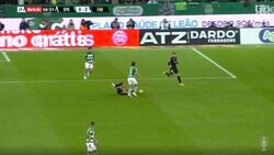 守田英正が“ずる賢いプレス”で相手を潰す！吹っ飛ばして悶絶転倒させた瞬間　素早い危機察知能力で攻撃の潰した“マリーシア”守備