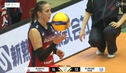 いつサーブ打つんだ！？ 女子バレー、指の上でボールが“高速＆長時間”回転 かっこ良すぎる“神技”ルーティン