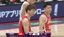 もうワケわからん！ 比江島慎に“想定外のハプニング”「どうした？」 “謎のファウル”に… 場内騒然「ちょっと待て」「なんで？」