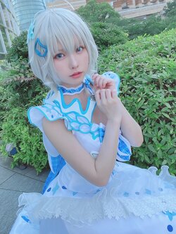 えなこが人気VTuber電脳少女シロに変身！「踊ってみた」動画に歓喜の声「電子の妖精」「美少女すぎる」