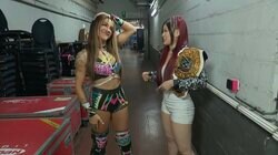 キャラ崩壊？ 人気日本人女子レスラー、満開笑顔で“ぴょんぴょんジャンプ”応援姿が話題…ギャップ全開「可愛すぎる」ファン大興奮