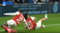 何やってんだよ…！ 中村敬斗のゴールで様子がおかしくなる「どうした？w」 “ランス兄弟好き”の同僚にファン大爆笑「いい奴すぎ」