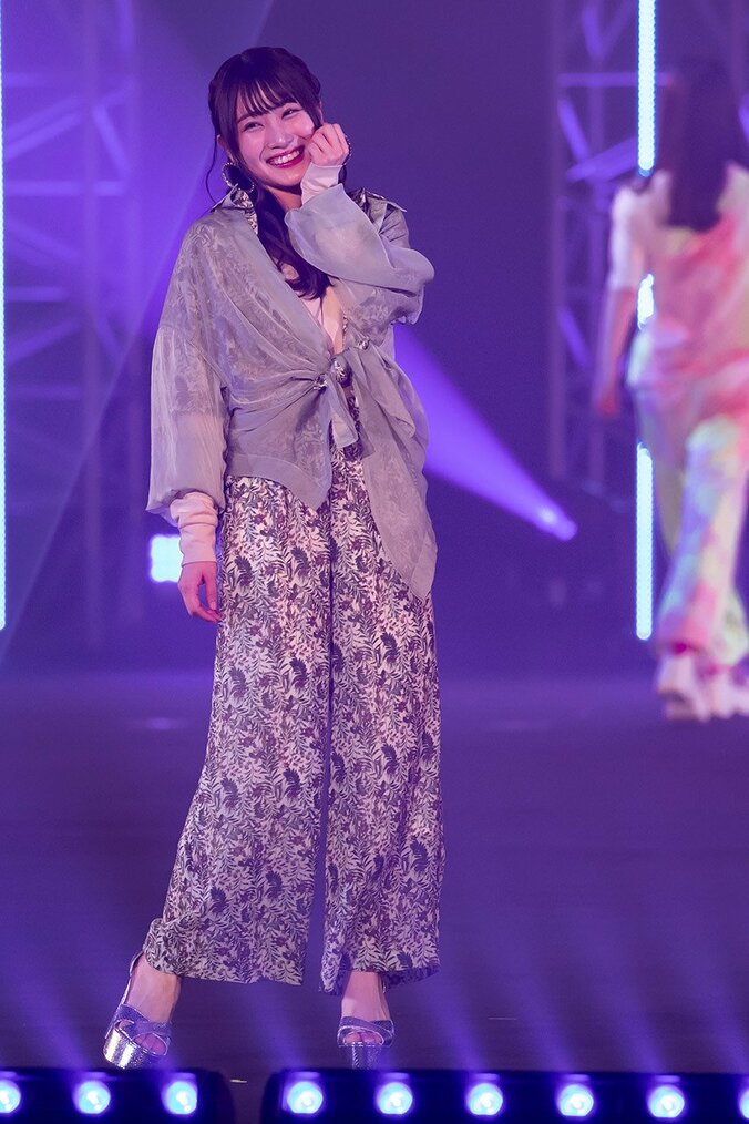 日向坂46、TGC×DASADAコラボステージに登場！ ハッピーオーラ振りまくランウェイでおひさま魅了 11枚目