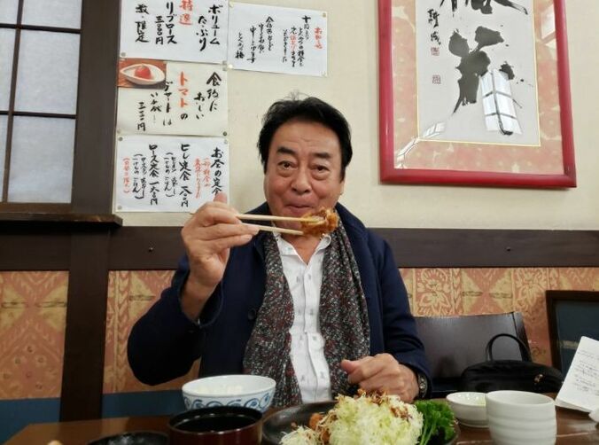 高橋英樹、55年以上通う店を紹介「先代からの お付き合いなのです」 1枚目