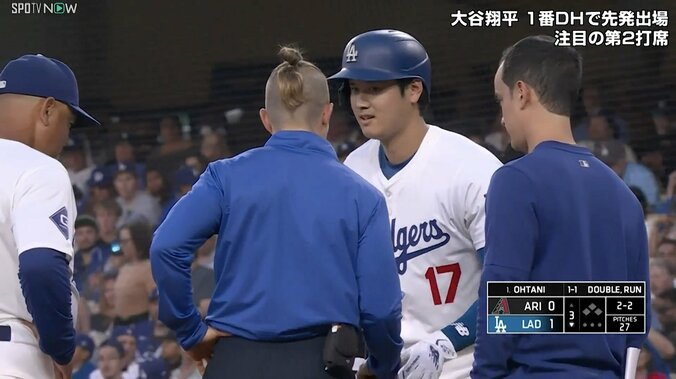 【写真・画像】大谷翔平が“苦悶”し、ロバーツ監督も慌てて打席へ…　自打球がふくらはぎを直撃した衝撃の瞬間　1枚目