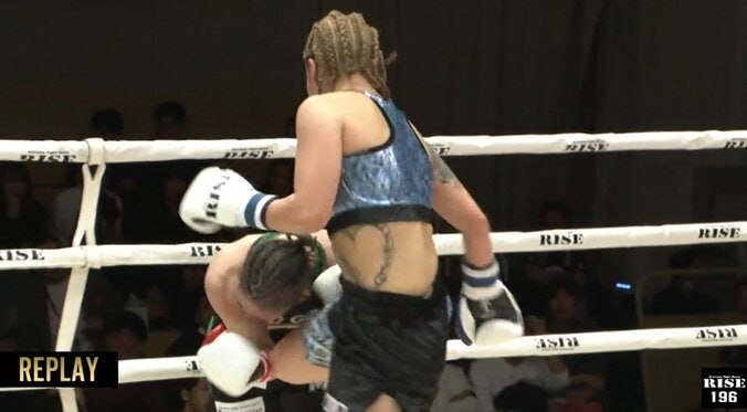女子キック、デビュー戦で衝撃KO 戦慄ミドルで大の字に…「男でも倒れる」完全決着に騒然 3枚目