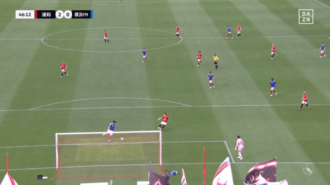 「小学生だとあるけど…」大学生Ｊリーガーの“衝撃キックミス失点”に騒然！「トラウマ級」「諏訪間は強くなろ」「スローインも厳しかった」横浜FMは最下位転落 3枚目