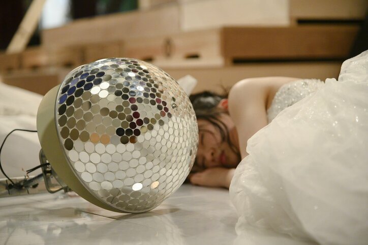 必死に追い求めていた“美しさ”とは?ルッキズムへの問題提起作『ブラックシンデレラ』第1話 ド平凡女子・愛波(莉子)がミスコンに出場するも…