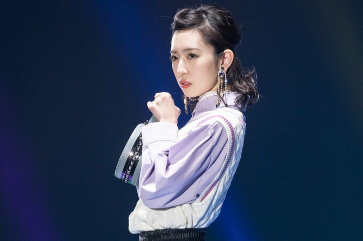 小坂菜緒がキュートな投げキッス! 日向坂46がTGCランウェイに続々登場【画像集】
