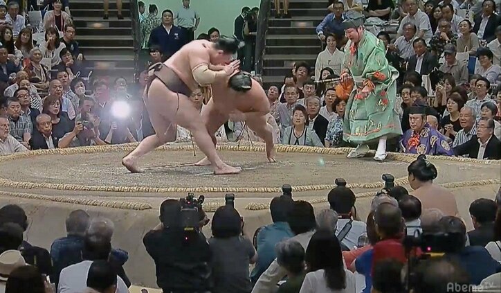 白鵬が“張り差し”から電光石火の上手投げで5連勝　「何も悪いことはない」と立田川親方