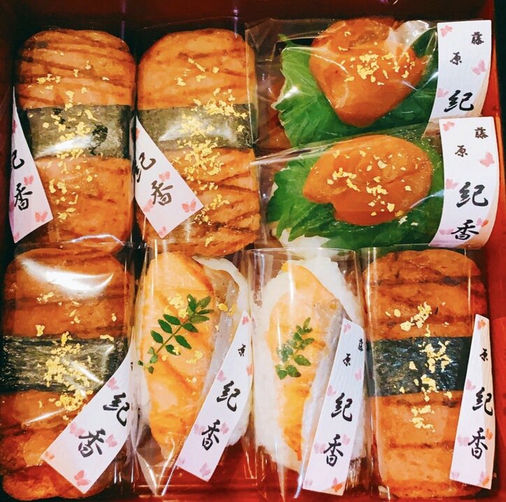 藤原紀香、豪華な重箱弁当を作る自撮りショットを公開「広島行って金粉買ってきた」