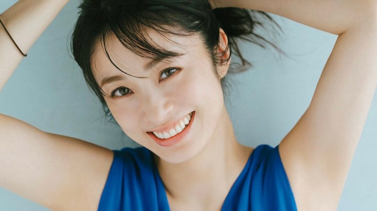 俳優デビュー25周年” 上戸彩が放つ力強い美しさ 『FLASH』表紙＆巻頭