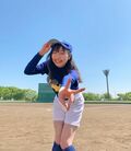 須田亜香里、野球のユニフォーム姿を公開 「白球の女神」「可愛すぎ」と絶賛の声