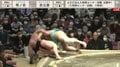 粘って残って最後の「ゴンッ!」大型力士が土俵の端に激突 衝撃音の大きさに館内どよめき「痛そう」