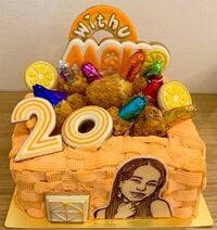 NiziU・マコ、20歳の誕生日を報告「心から感謝と幸せな気持ちで」キュートなオフショットも披露