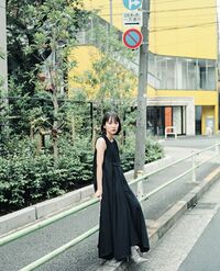 吉岡里帆、黒いドレス姿で路上に佇む姿に反響「カッコかわいいです」