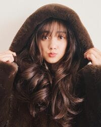 「抱きしめたくなる」「くまさんみたいで可愛い」谷まりあが披露した“もこもこパーカー”姿にファン悶絶！