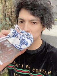 アレクサンダー『おめでとう俺29歳‼️』