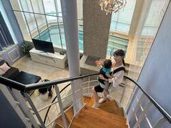  あいのり・桃、8万円の変わったホテルのスイートルームに驚き「予約サイトの記載漏れ？だったみたい」 