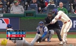 何が起きた…！？ 佐々木朗希の落ち球が「消えた」 打者がワンバンボールを空振り… 球場騒然「怪奇フォーク」「ナイアガラや」