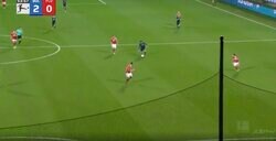 「あんなパスもできるのか…」「司令塔だな」ジャガー・浅野拓磨が守備陣を無効化した超絶キラーパスを炸裂した瞬間　DF2人が触れない！針の穴を通すような美しすぎるパス