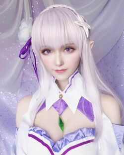 コスプレイヤー・夢彩、「リゼロ」エミリアに扮した美麗ショットに「こだわりがパない」と称賛の声