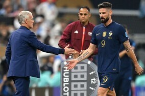 「賭けに出た」フランス代表デシャン監督の前半“２枚替え”が話題！「マジック発動するか？」【W杯決勝】