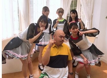 クロちゃん、豆柴の大群が『レコ大』で新人賞を受賞「感謝しながら