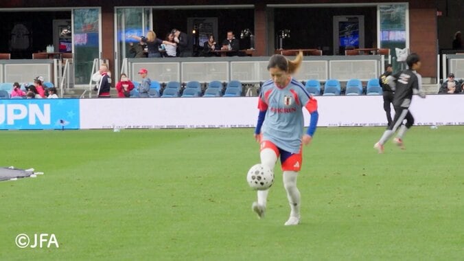 「AIじゃないの？」長谷川唯、“魔法のリフティング”を米遠征でも披露！「お金が取れる」「まるでダンス」など話題の超絶技巧 4枚目