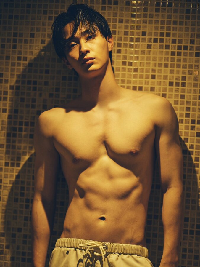 身長184cmに鍛え上げられた肉体美 野村康太1st写真集の発売前重版が決定 5枚目
