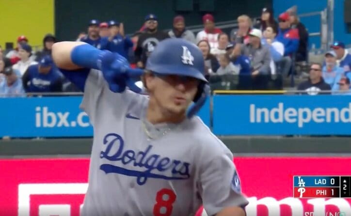 【写真・画像】ふざけすぎ！ ド軍のお祭り男・キケが“大暴れ”「最高w」ホームランではしゃぎまくる「変顔」「さすが面白い」　1枚目