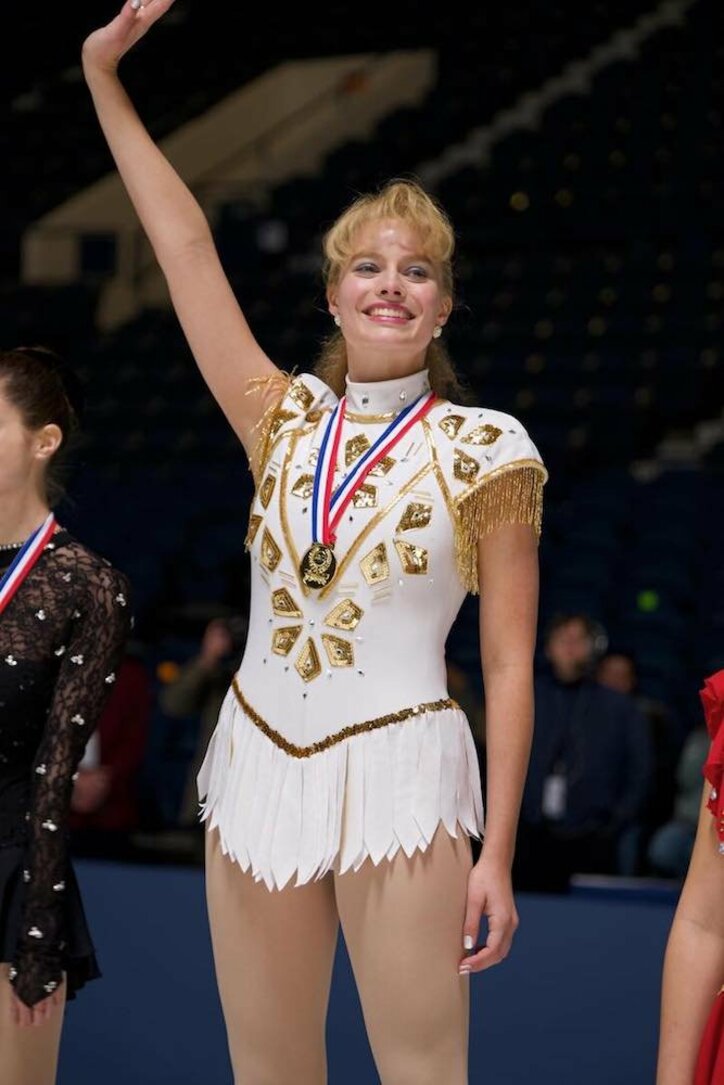 実際の衣装を完コピ！　映画『アイ,トーニャ 史上最大のスキャンダル』より美しすぎるフィギュア衣装の場面写真解禁