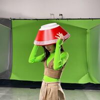 巨大なラーメンのどんぶりを被った永野芽郁のお茶目な姿に「何やっても可愛い」と絶賛の声