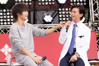 窪田正孝&勝地涼『ヒモメン』撮影休憩中に即興コント　仲良しっぷりが話題に