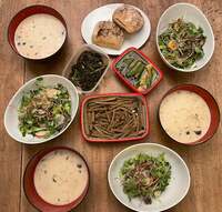 假屋崎省吾『家族が作ってくれたクラムチャウダーと軽井沢霧下野菜のサラダで‼️』