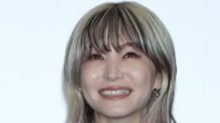 LiSA(36)胸元あらわなセクシーショットに反響「載せて大丈夫？なやつ混じってる」