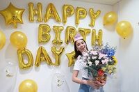 滝沢カレン、28歳の誕生日を迎え「カレンちゃんだいすき！！」「元気いっぱいで幸せな1年を」と祝福の声