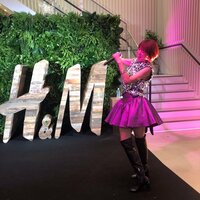 hitomi『H&M、ステキな人に遭遇』