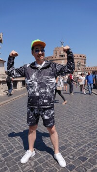 バナナマン・設楽統、ローマでガッツポーズ　出演番組公式ブログスタートにファンから歓喜の声殺到