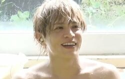 山本裕典、突然の入浴シーンに驚きの声「肌綺麗」「なんの企画や」「なぜサービスタイム」