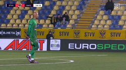 DFは何やってんだ！ 小久保玲央ブライアン、“一瞬の好判断”でピンチを防いだ瞬間 「いい飛び出し」称賛の声